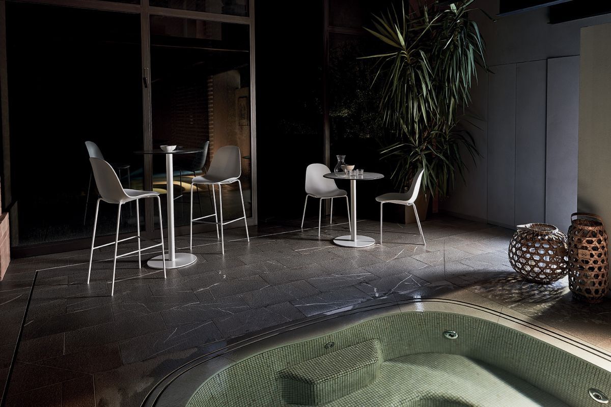 Bontempi Club Contract Table — manufacturer photograph; club_52-93out