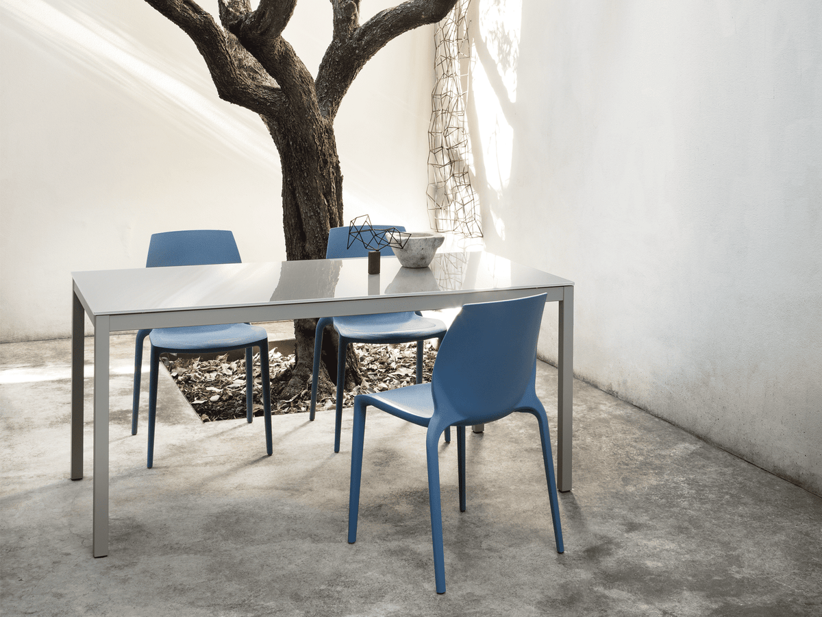 Bontempi Hidra Outdoor Chair — manufacturer photograph; HIDRA_04-15Z007_DIESIS_02-90M312_C193