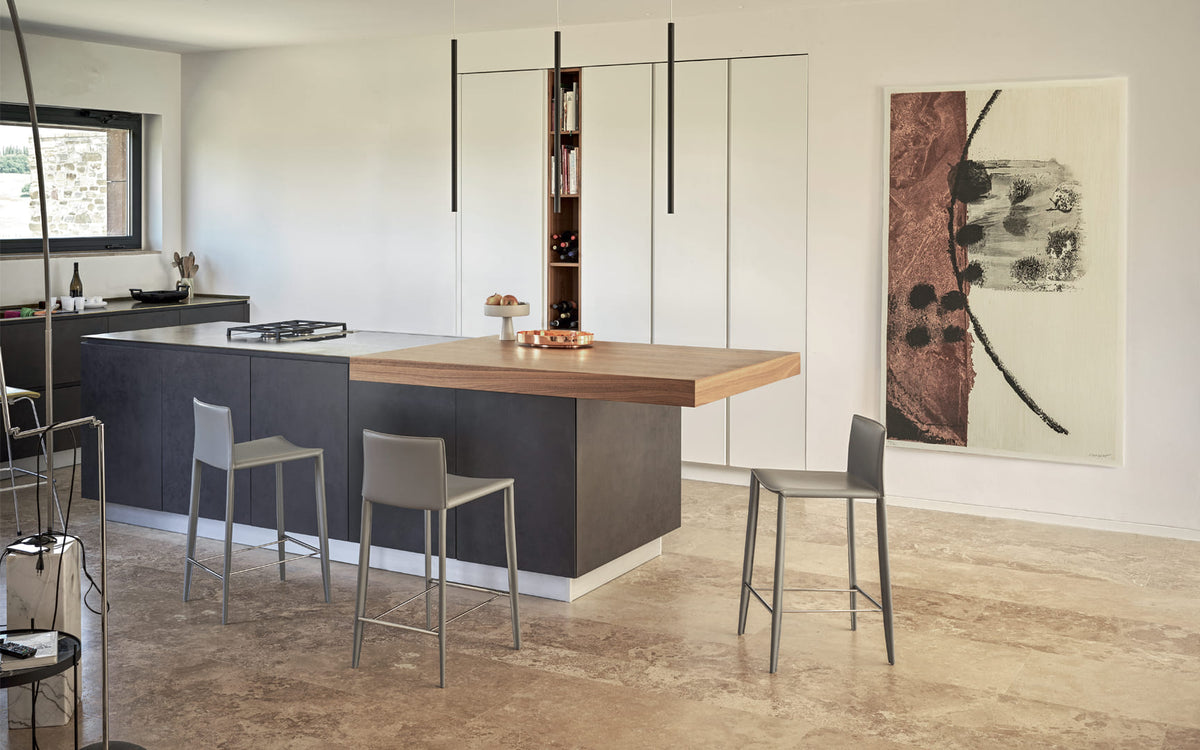 Bontempi Linda Dining Chair — manufacturer photograph; LINDA_04-25CQ435
