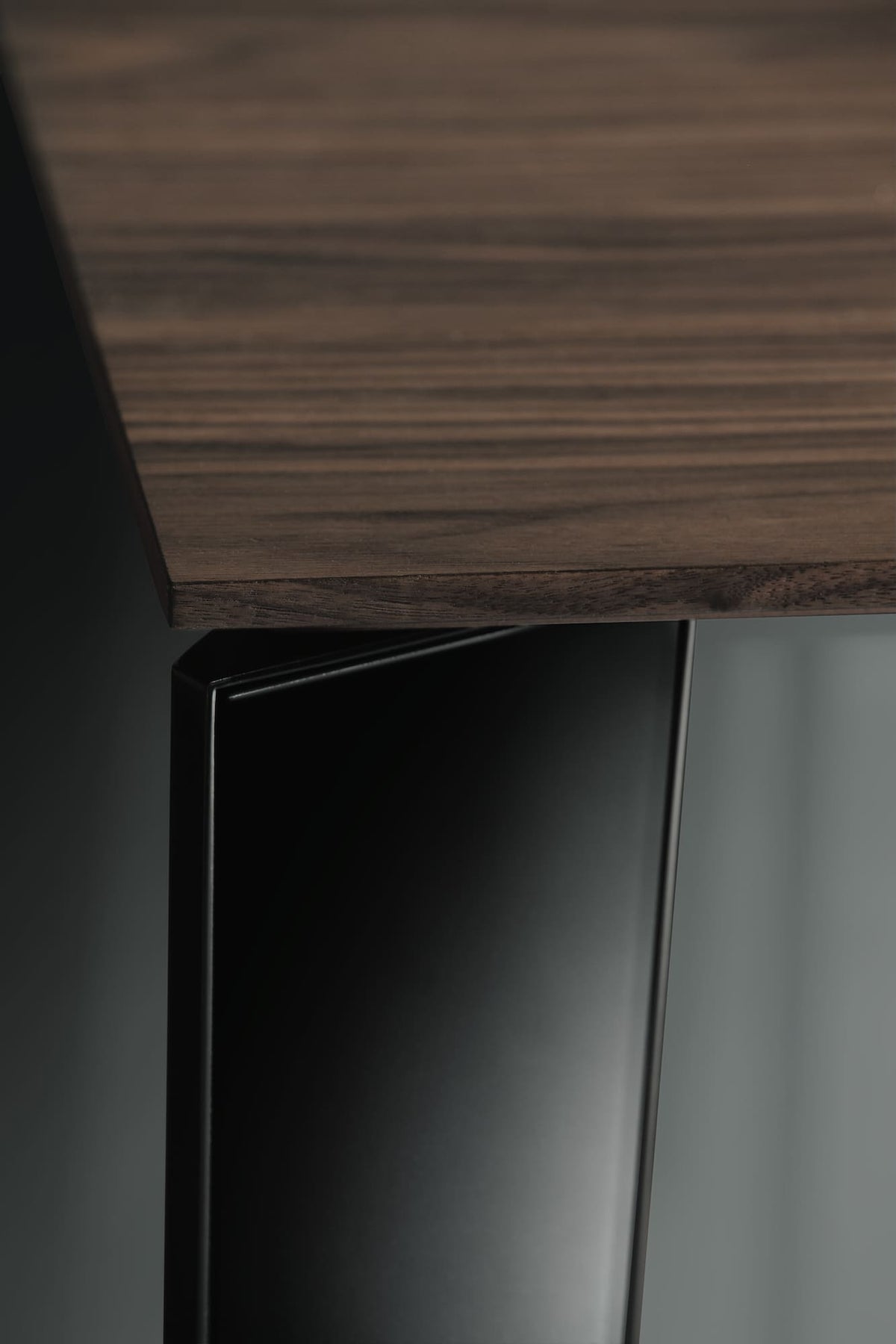 Bontempi Senso Dining Table — manufacturer photograph; SENSO_20-94M327_C152G_L036