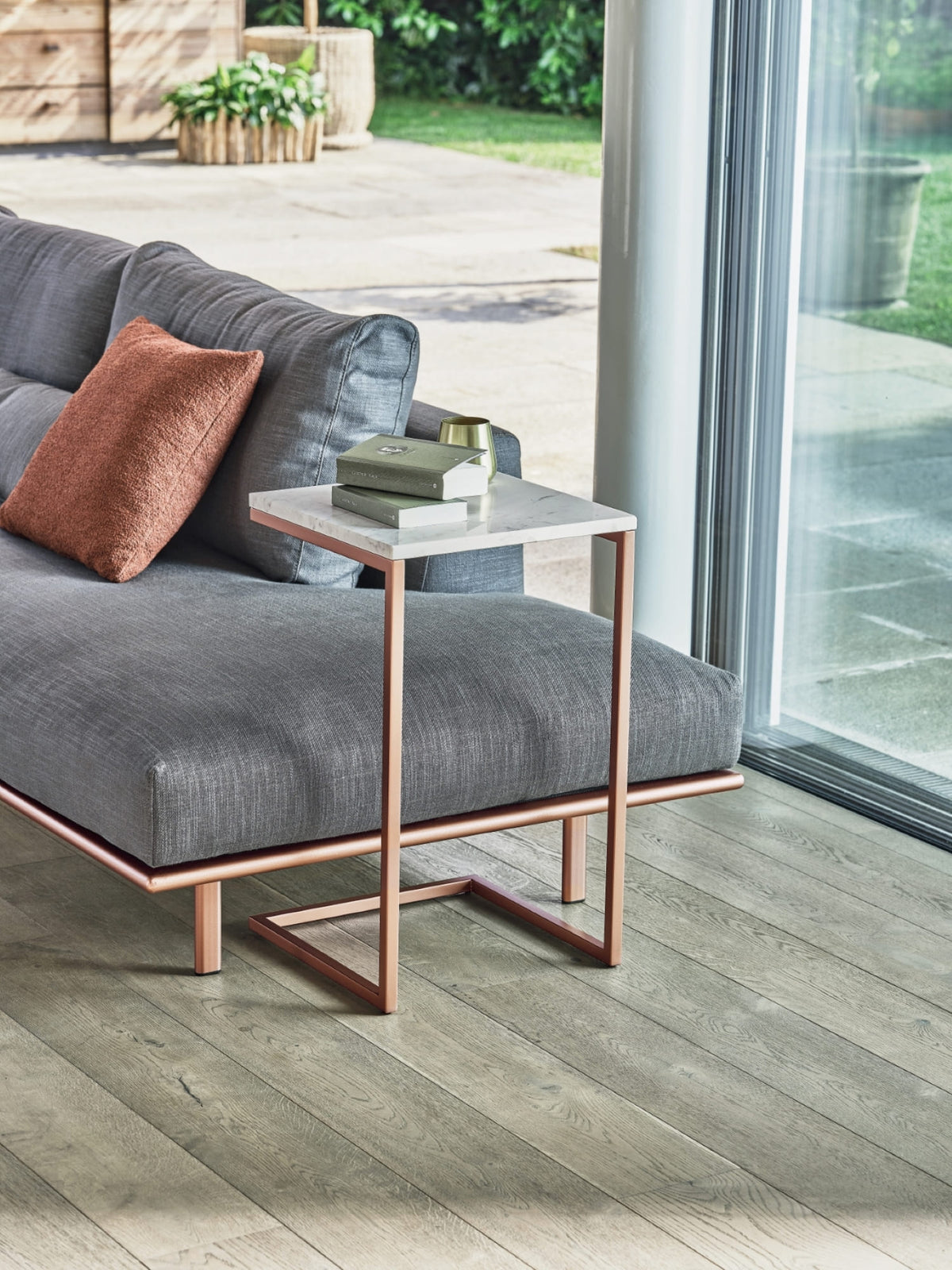 Bontempi Tower Coffee Table — manufacturer photograph; TOWER_06-64_M329_MAB4_DIVANO DAKOTA_M329_PENNY09