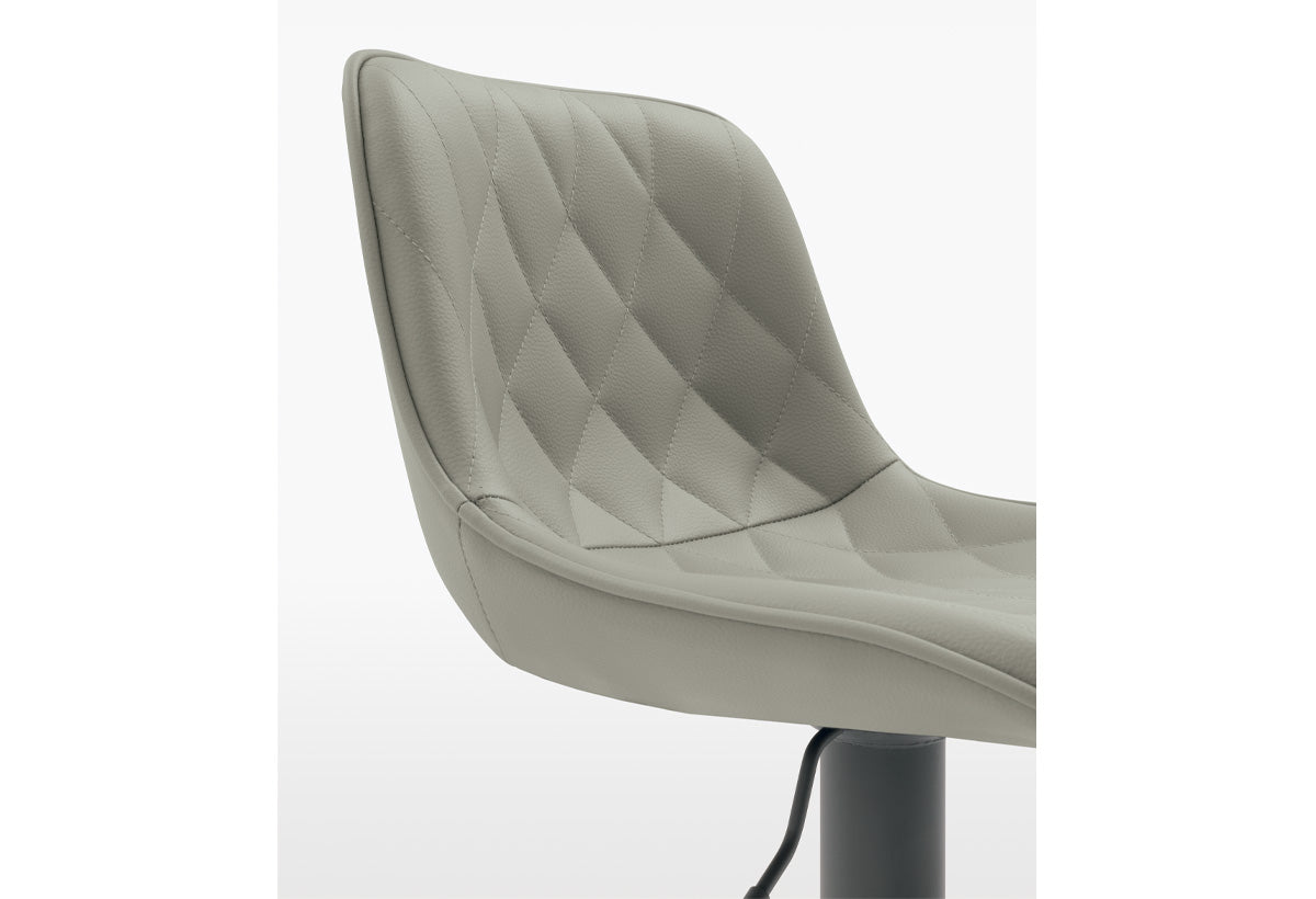 Target Point Stool Sakai — product view 2