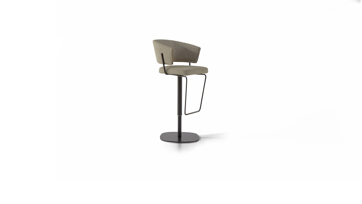 Bonaldo Bahia too — manufacturer photograph, illustrative finish