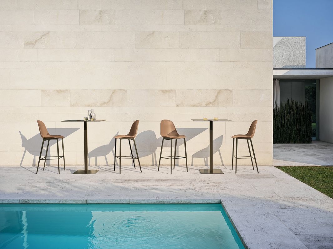 Bontempi Alter Contract Table — manufacturer photograph, high table configuration
