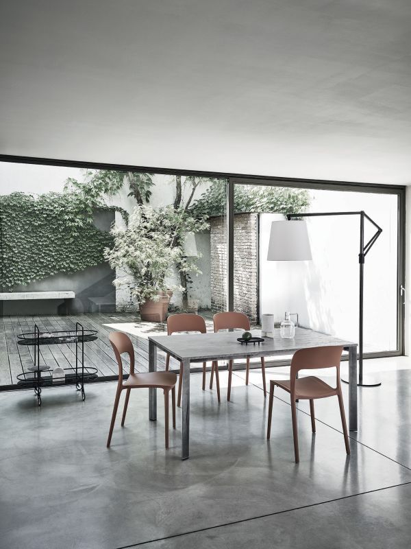 Bontempi Dublino Dining Table — manufacturer photograph; dublino_20-15