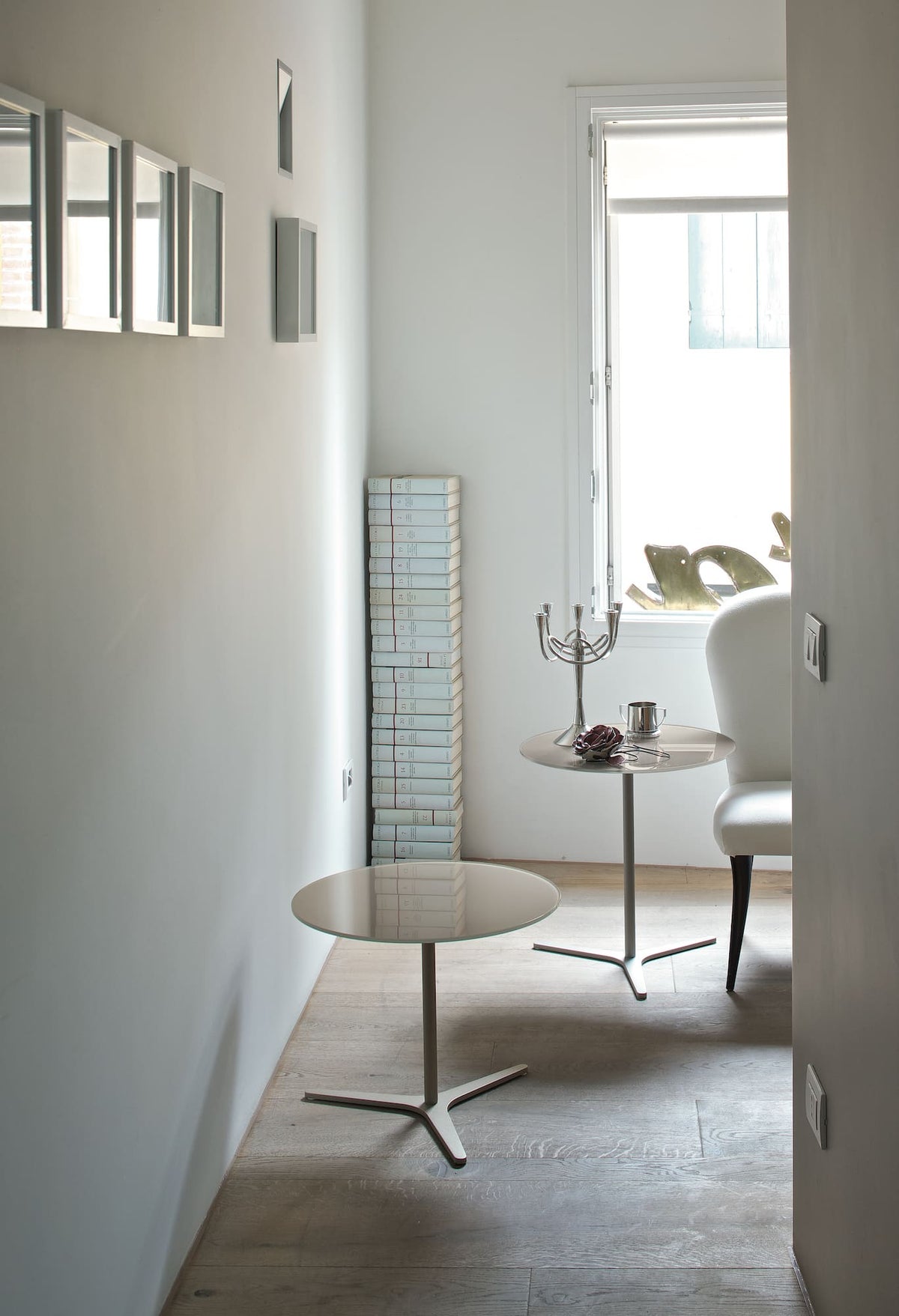 Bontempi Elica Coffee Table — manufacturer photograph; ELICA_07-22_07-23M312_C193