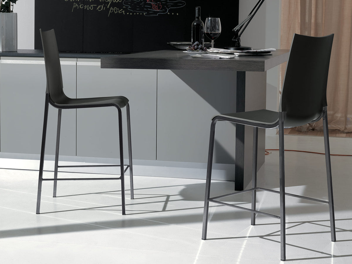 Bontempi Eva Barstool — manufacturer photograph; EVA_40-34M326_Z039