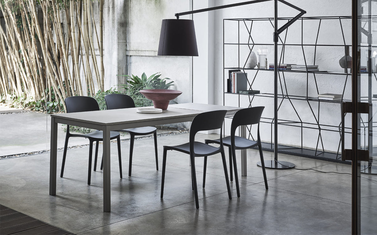 Bontempi Mago Dining Table — manufacturer photograph; mago_01.34