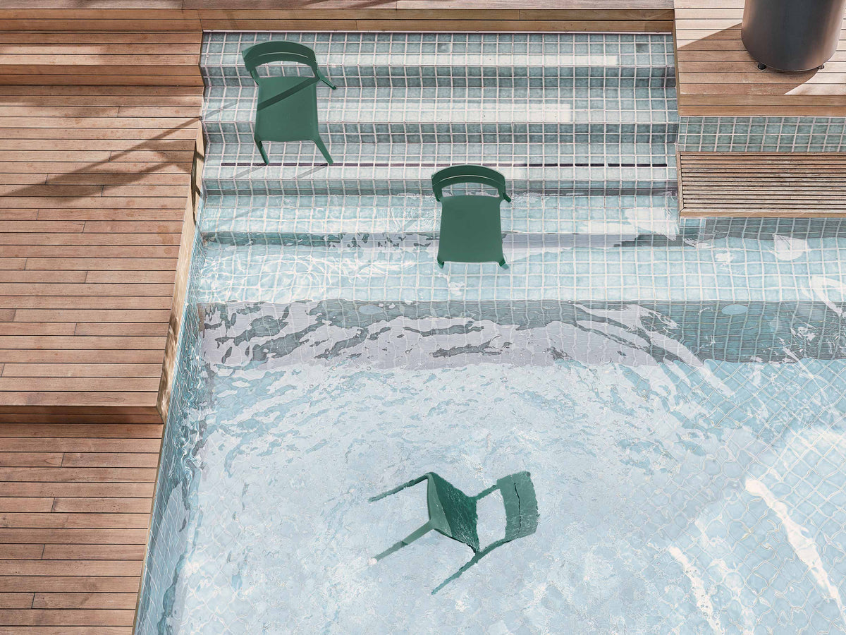 Bontempi Rocket Green Outdoor Chair — manufacturer photograph; ROCKET_40-94G_Z063