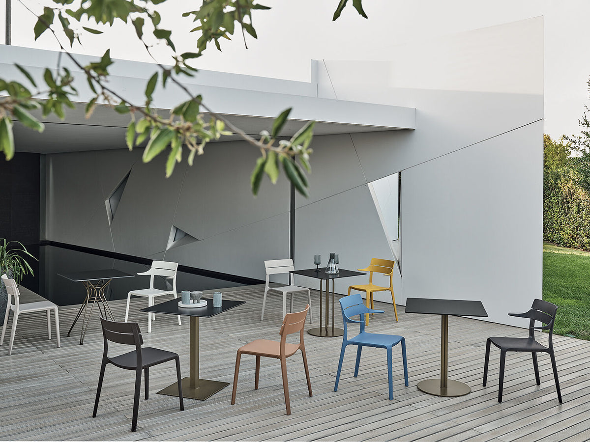 Bontempi Rocket Outdoor Chair — manufacturer photograph; RAIL_52-94_ALTER_01-76_VINCENT_20-55_CLUB_52-92_M028_PS03_ROCKET_40-95_Z009_Z031_Z038_40-94_Z007_Z039_Z031_Z008