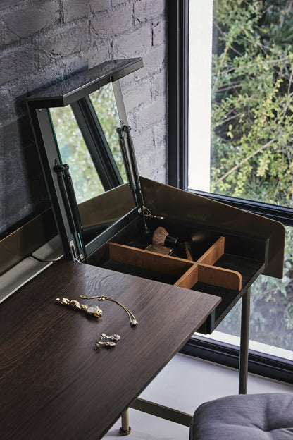 Bontempi Secret Desk — manufacturer photograph; SECRET_06-40M328_L002_CM005