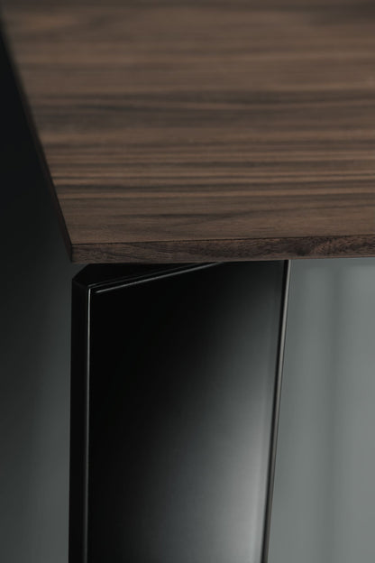 Bontempi Senso Dining Table — manufacturer photograph; SENSO_20-94M327_C152G_L036