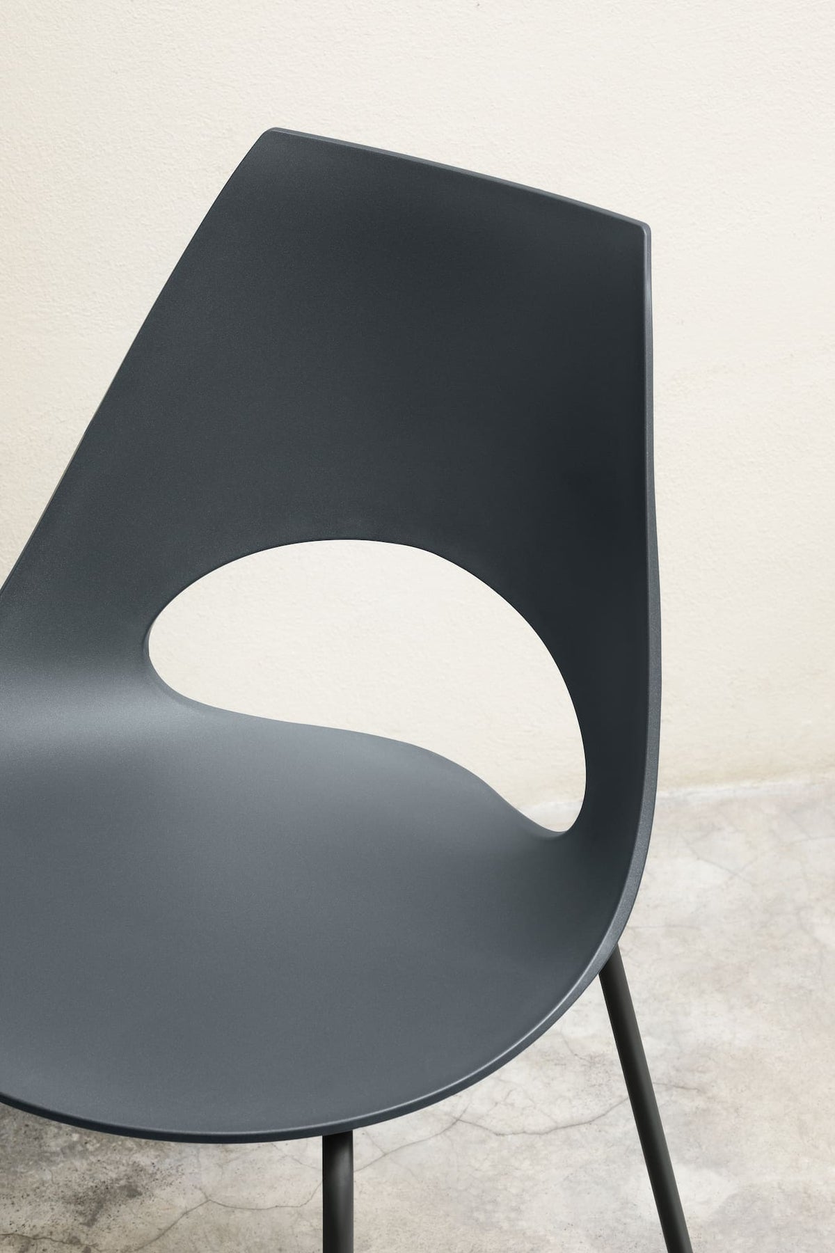 Bontempi Shark Outdoor Chair — manufacturer photograph; SHARK_04-67M310_Z039