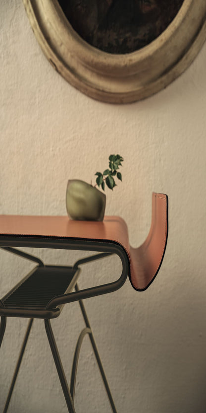 Bontempi Taylor Desk — manufacturer photograph; TAYLOR_07-81M028_Q032