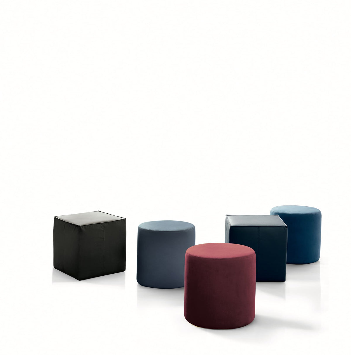 Bontempi Uchi Ottoman — manufacturer photograph; BADU_BAD000101TR515_TR509_TL013_UCHI_UCH000101TR517