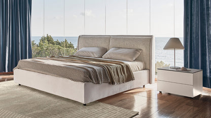 Calligaris Dolly Mix bed in an interior. Finish, mattress, bed linen and accessories are illustrative.