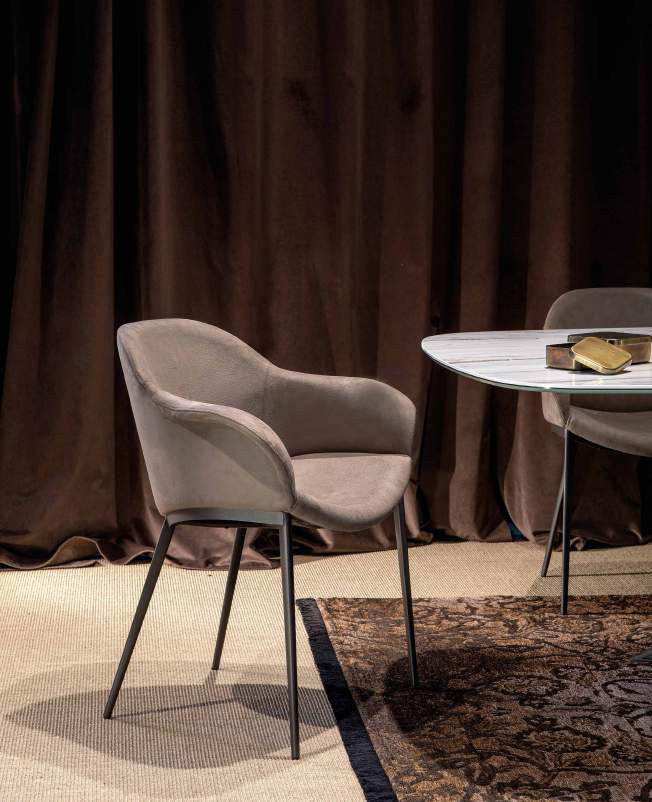 Hug — Tonin Casa (catalogue photo)