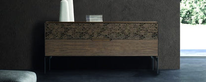 Devina Nais Dresser Icon's MD101