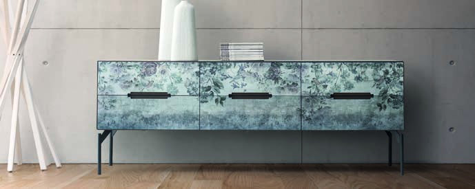 Devina Nais Dresser Icon's MD102
