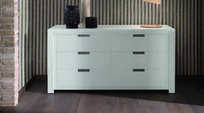 Devina Nais Dresser Quadra