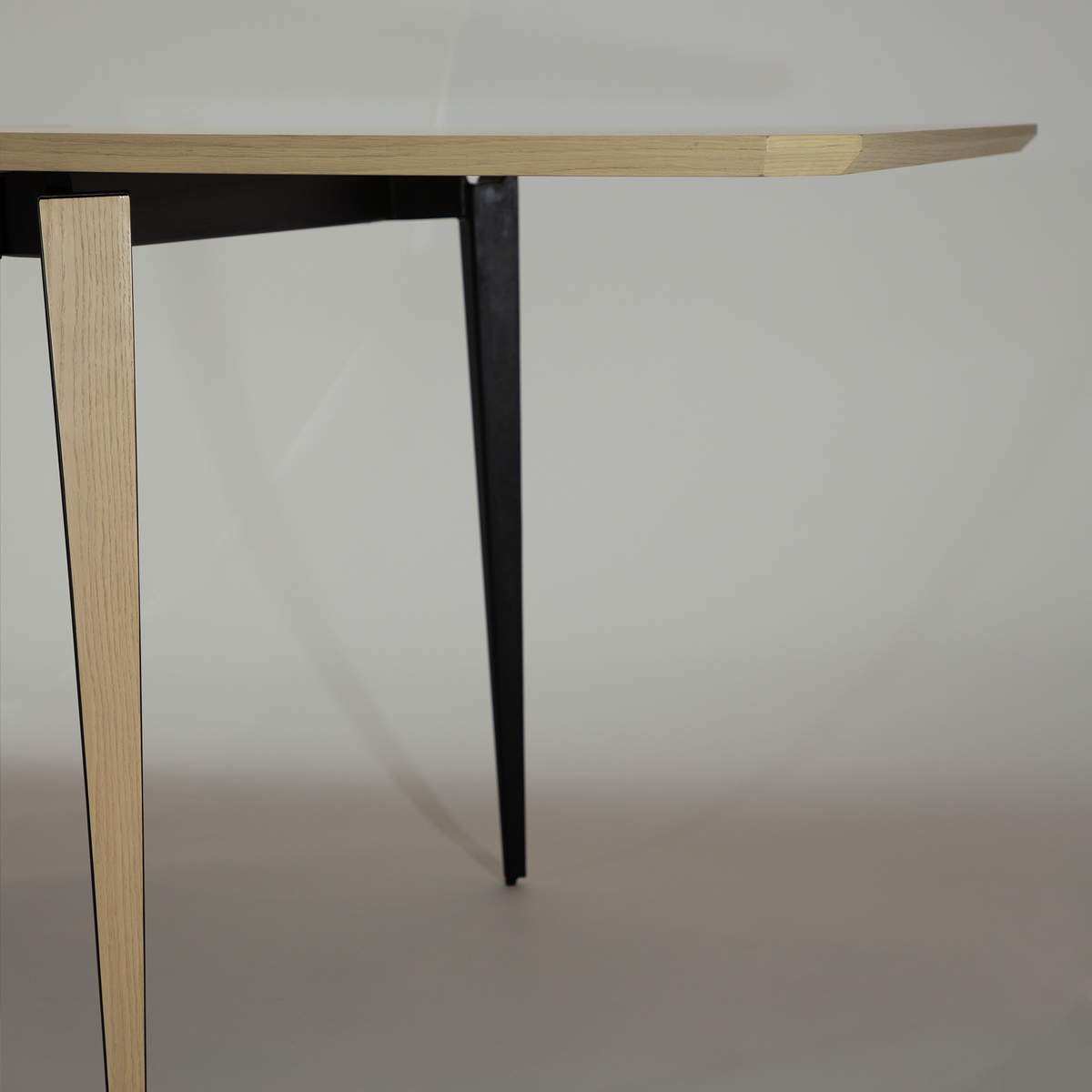 DAN-FORM Dining Table EDGE