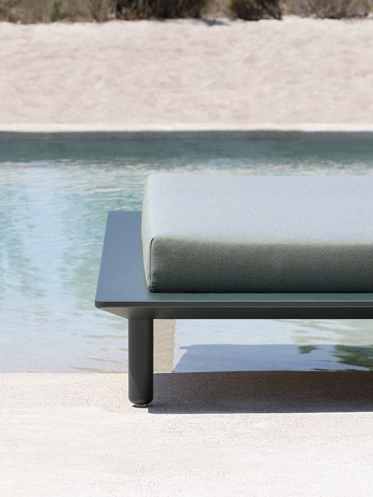 Varaschin Sunmoon Tatami daybed