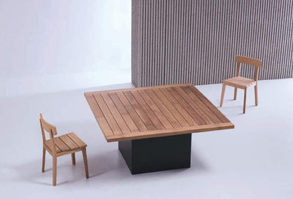 Gallery 3 · Furniture Laura