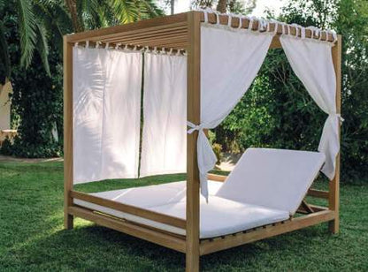 Gallery 2 · Furniture Tom Rec Wood Roof