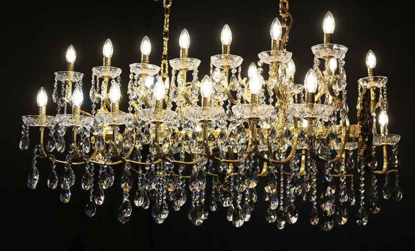 Gallery 5 · Chandelier 590