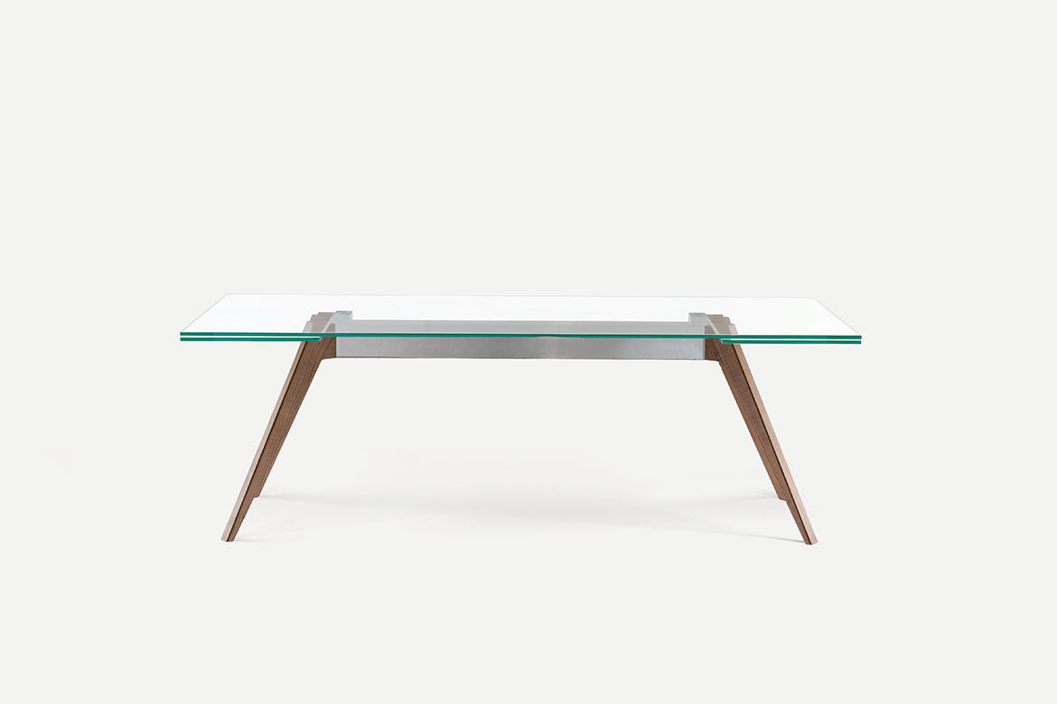 Pianca Delta collection — original manufacturer photograph; selected dimensions and finishes may vary