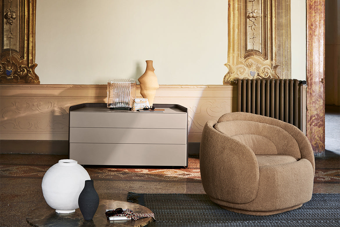Pianca Peonia collection — original manufacturer photograph; selected dimensions and finishes may vary