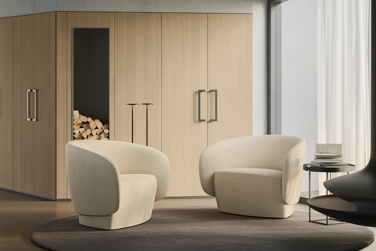 Quadrifoglio Chili armchair with column base