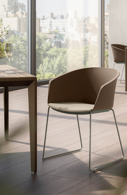 Quadrifoglio Calla chair, sled base