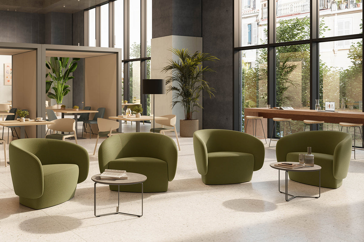 Quadrifoglio Chili armchair with column base