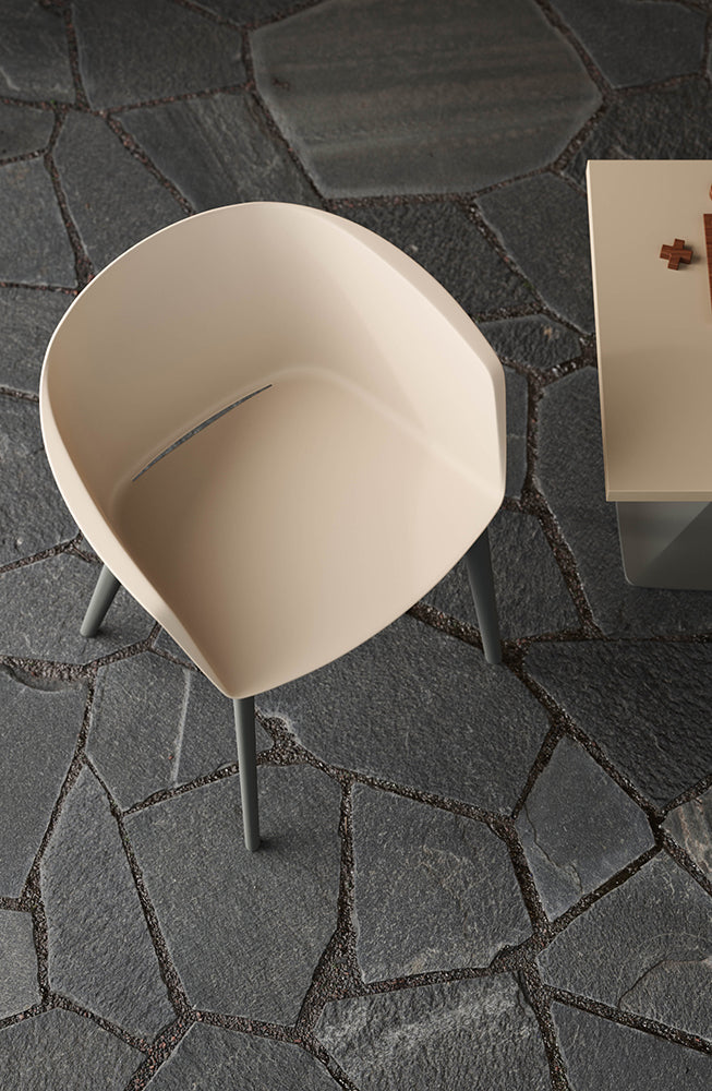 Quadrifoglio Calla chair, sled base, upholstered