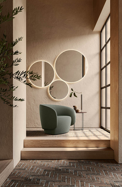 Quadrifoglio Chili armchair with column base