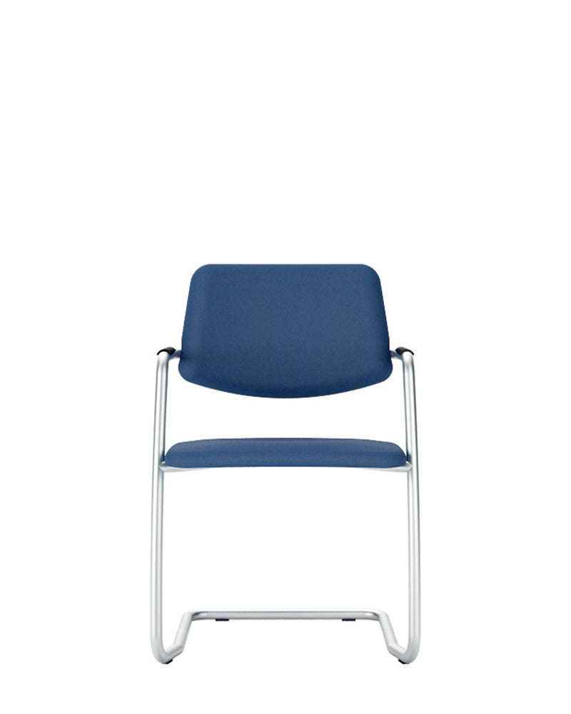 Quadrifoglio Club upholstered seat and mesh back chair