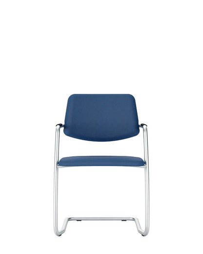 Quadrifoglio Club upholstered seat and mesh back chair