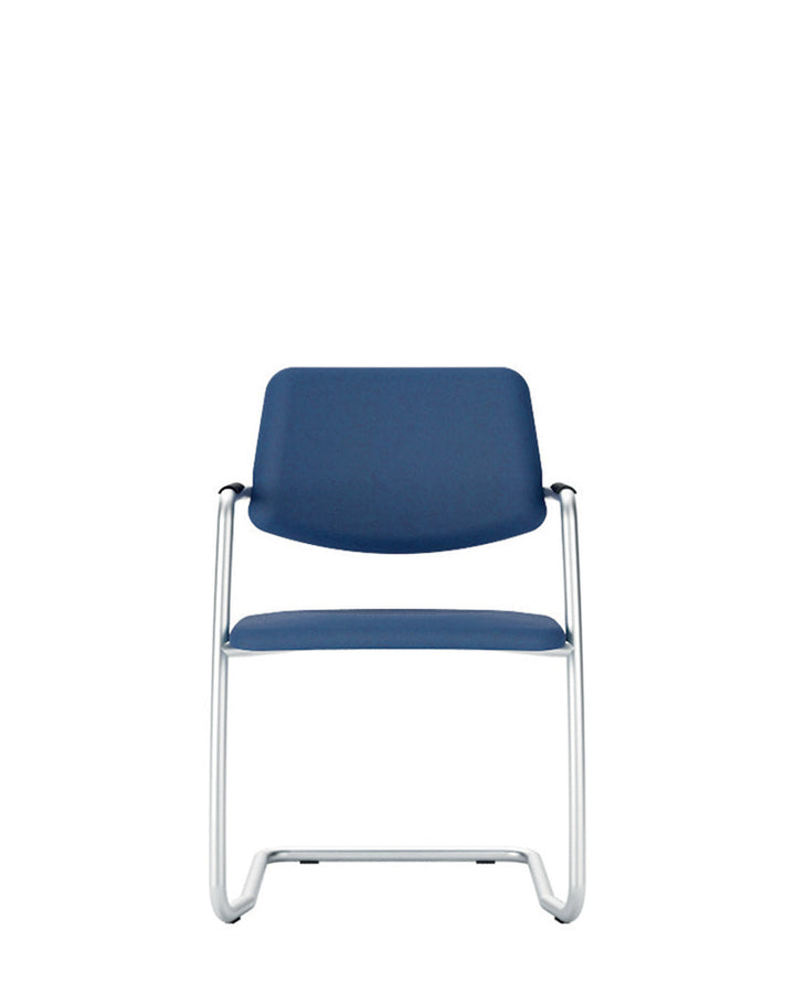 Quadrifoglio Club upholstered seat and mesh back chair