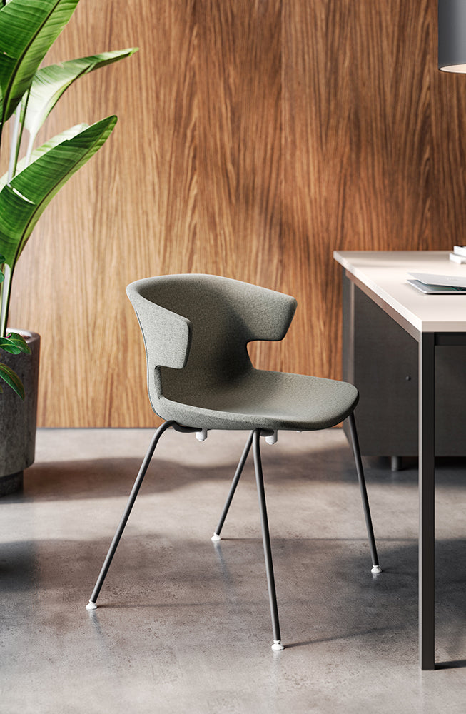 Quadrifoglio Cove polypropylene stool, 5-star swivel base