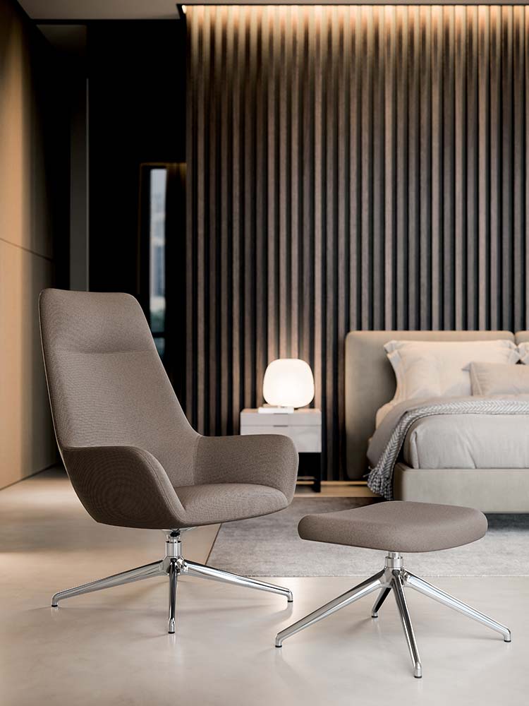 Quadrifoglio City lounge chair, high back with integral headrest, 4-star swivel base