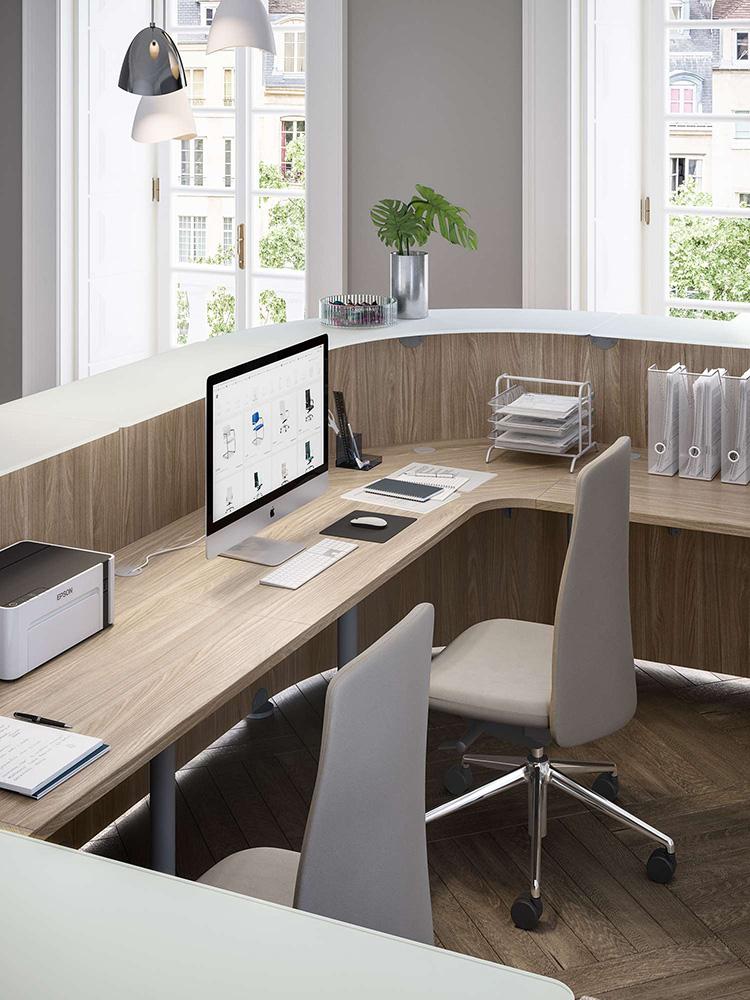 Quadrifoglio Reception Glass Small wave reception configuration with high counters - glass countertops