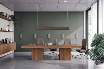 Quadrifoglio T45 L-shaped desk with desk high RH return supported on combination unit, metal back