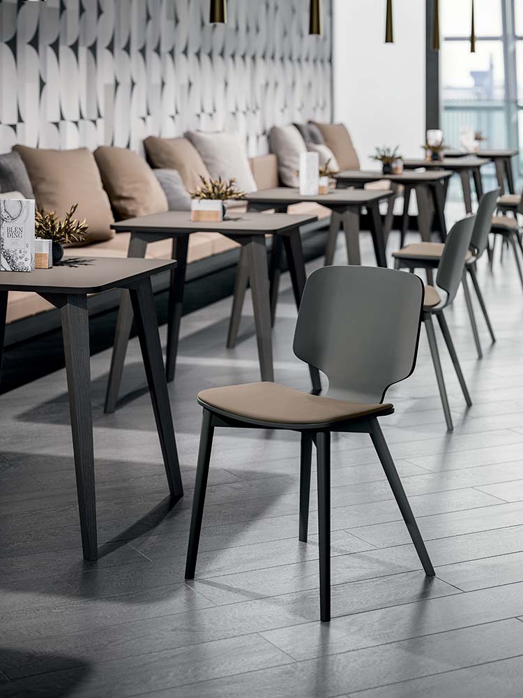 Quadrifoglio Code wooden chair, sled base in metal
