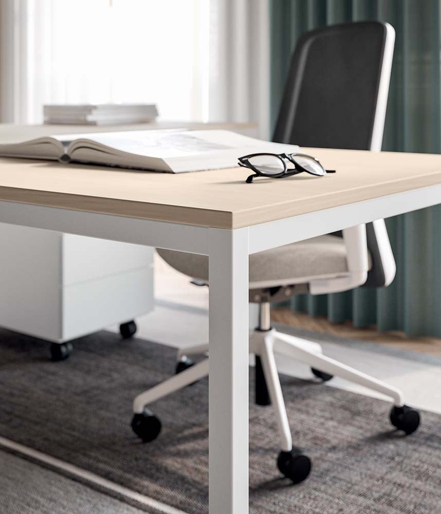 Quadrifoglio X1 Two 80cm deep desks supported on a low credenza unit