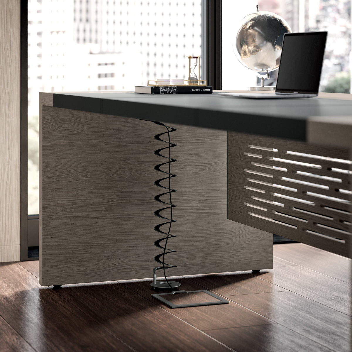 Quadrifoglio e-10 Wood veneer single desk and lacquered legs