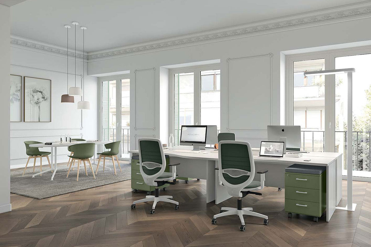 Quadrifoglio Idea+ Pannello Row of two 80cm deep desks with integrated desk high 4-drawer LH and middle pedestals