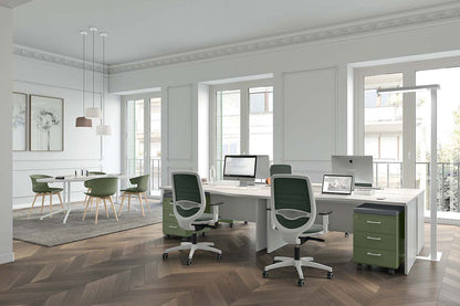 Quadrifoglio Idea+ Pannello Row of two 80cm deep desks with integrated desk high 4-drawer RH and middle pedestals