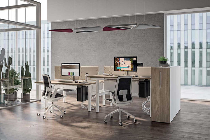 Quadrifoglio Up&Up Electrically height adjustable desk on three-stage legs