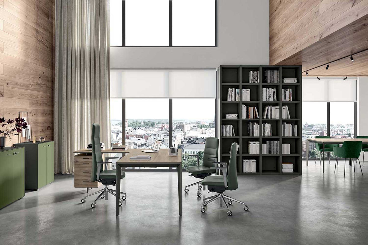Quadrifoglio X5 RH/LH 60cm deep desk supported on a cable managed low credenza unit